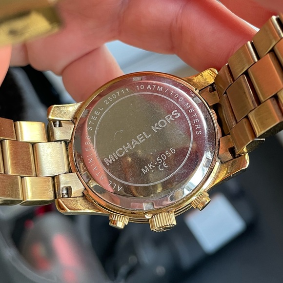 Michael Kors Gold Runway Watch - Picture 4 of 12